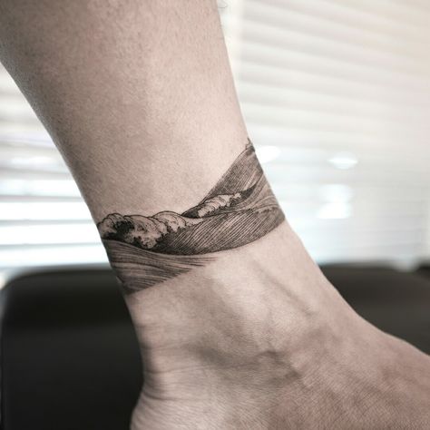 Front Of Ankle Tattoo, Ankle Band Tattoo, Ankle Tattoo Men, Leg Band Tattoos, Tattoo Band, Surf Tattoo, Ankle Tattoo Designs, Armband Tattoos, Forearm Band Tattoos