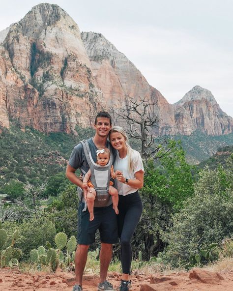 Family Hiking Photos, Family Hiking Aesthetic, Couple With Baby Aesthetic, Maddie Taylor, Baby Hiking, Family Glamping, Family Hike, Couple With Baby, Hiking Pics