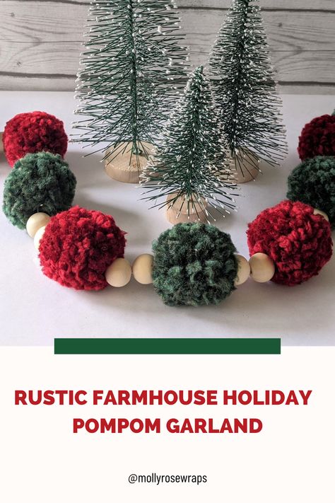 Christmas Pom Pom Garland, Christmas Pom Pom Crafts, Pompom Garland, Diy Tassel Garland, Rustic Farmhouse Christmas, Christmas Pom Pom, Diy Christmas Garland, Christmas Crafty, Handmade Christmas Crafts