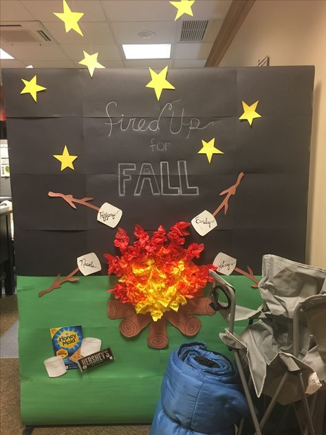 Bonfire Bulletin Board, S’more Bulletin Board Ideas, Camp Fire Bulletin Boards, Campfire Door Decorations, Campfire School Theme, Campfire Bulletin Board Ideas, Dipping Into Fall Bulletin Board, Bulletin Board Fireplace, Campfire Bulletin Board