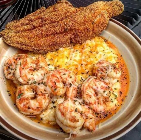 Crab grits, fish and shrimp - Imgur Fish And Grits, Houston Food, Shrimp And Grits, Food Goals, Grits, Seafood Dishes, Food Obsession, Pretty Food, Food Cravings