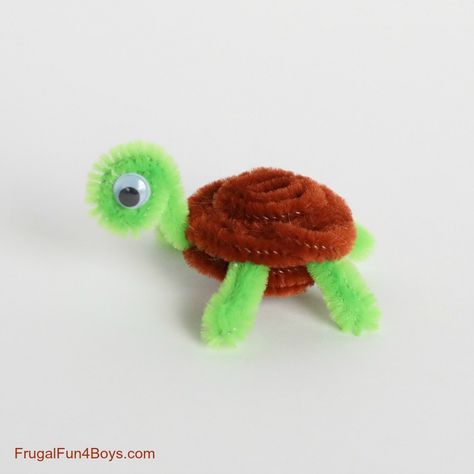 Adorable Pipe Cleaner Animals Craft for Kids - Frugal Fun For Boys and Girls Pipe Cleaner Animals, Pipe Cleaner Art, Animals Craft, Diy Paper Art, Monster Craft, Pipe Cleaner Crafts, Instruções Origami, Animal Crafts For Kids, Craft Stash