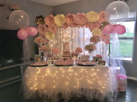 Pink And White Backdrop Party Ideas, Light Pink Dessert Table, Dessert Table Pink And Gold, Pink Roses Themed Birthday Party, Pink Confirmation Party, Confirmation Decorating Ideas Pink, Pink Sweet 16 Decorations Backdrops, Quinceañera Cake Table, Dessert Table Ideas Pink