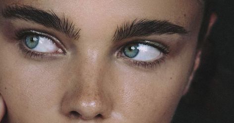 Thick Bushy Eyebrows, Bushy Eyebrows Aesthetic, Full Eyebrows Natural, Thick Straight Eyebrows, Thick Brows Natural, Thick Eyebrows Aesthetic, Low Set Eyebrows, Straight Eyebrows Aesthetic, Bushy Eyebrows Natural