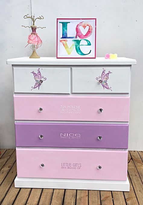 Beautiful chalk paint with raised stencilling, perfect for your little princess Princess Dresser Ideas, Girls Dresser Makeover, Painted Chest Of Drawers Ideas, Diy Chest Of Drawers, Girl Nightstand, Pastel Furniture, Chest Of Drawers Makeover, Furniture Flipping Business, Kids Dressing Table