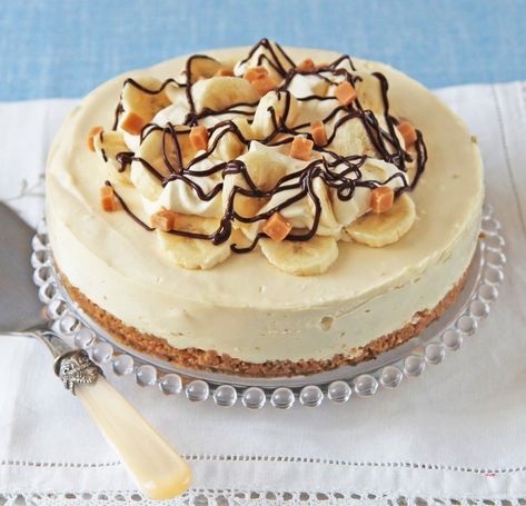 Banoffee Cheesecake | Baking Mad Flavoured Cream Cheese, Banoffee Cheesecake, Flavored Cream Cheeses, Delicious Cheesecake Recipes, Crumb Bars, Yummy Cheesecake, Sweet Pies, Pie Cheesecake, Bake Bread