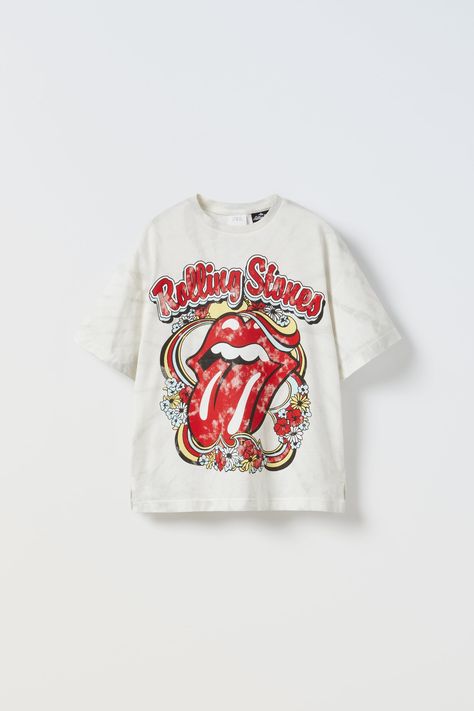 Zara THE ROLLING STONES ® TIE DYE T-SHIRT | Yorkdale Mall Rolling Stones Outfit, Rolling Stones Shirt, T Shirts For Girls, Colorful Crop Tops, Zara Outfit, Applique Shirts, Zara Shirt, Tomboy Fashion, Tie Dye T Shirts