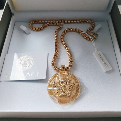 My 2nd Versace Chain Iceout Jewelry, Versace Furniture, Gold Chain Men, Versace Chain, Fork Bracelet, Bvlgari Jewelry, Gold Chain Design, Chain For Men, Angel Wing Earrings