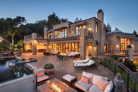 Napa Valley Estate With A Resort Feel Comes With Guest Houses, Catering Kitchen, Pool Mediterranean Patio, Big Mansions, Luxury Mansions, Luxury Houses Mansions, Aesthetic House, Casa Country, Mediterranean Decor, Modern Mansion, Mansions Luxury