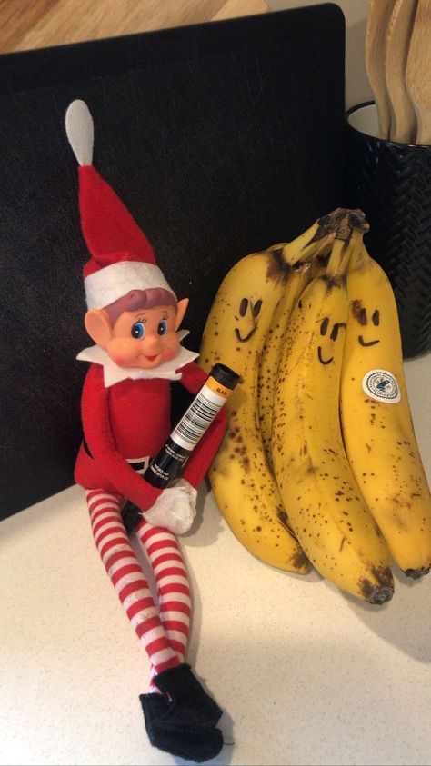 Elf On The Shelf Ideas Bananas, Bunch Of Bananas, Funny Elf On The Shelf, Elf Ideas Easy, Draw Faces, Kids Laughing, Elf Ideas, Elf On The Shelf Ideas, Shelf Ideas