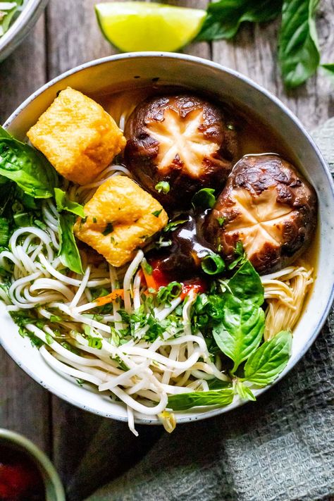 The Best Vegan Pho (Pho Chay) #pho #vegan #cabbage #ginger #shiitakemushroom #celery #daikon #staranise #cinnamon #fennelseed #corianderseed #noodlesoup #friedtofu #enokimushroom #dinner #dinnerrecipe | Cooking Therapy Authentic Pho Recipe, Pho Noodle Soup Recipe, Pok Choi, Soup Recipe Vegetarian, Vegan Pho Recipe, Pho Soup Recipe, Bowl Of Pho, Vegetarian Pho, Pho Noodle Soup