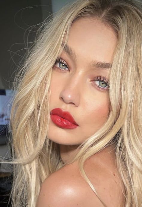 Gigi Hadid Makeup, Red Lips Makeup Look, Paris Makeup, Roll Hairstyle, Fresh Makeup, Red Lip Makeup, Air Dry Hair, Fancy Makeup, Makeup Forever