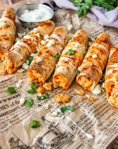 Buffalo Chicken Taquitos, Blue Cheese Dipping Sauce, Rotisserie Chicken Tacos, Cheese Dipping Sauce, Recipe Inspirations, Buffalo Recipe, Spicy Buffalo Chicken, Taquitos Recipe, Buffalo Chicken Recipes