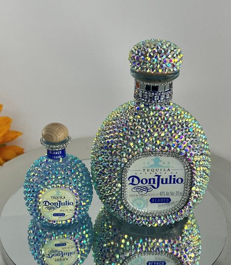 Alcohol Bottle Decorations, Bedazzled Liquor Bottles, Bedazzled Bottle, Alcohol Bottle Crafts, Decorated Liquor Bottles, Bottle Decorations, Bling Bottles, Pretty Alcoholic Drinks, Liquor Bottle Crafts