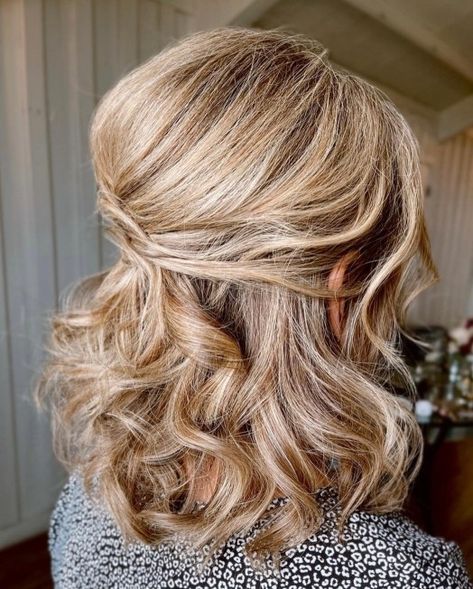 Mother of the Bride Medium Half-Up Hairstyle Updos For Medium Length Curly Hair, Special Occasion Hairstyles Medium, Half Up Half Down Formal Hairstyles, Wedding Hair Mother Of Bride, Mob Makeup, Groom Hair, Mother Of The Groom Hairstyles, Mother Of The Bride Hairstyles, Short Bridal Hair