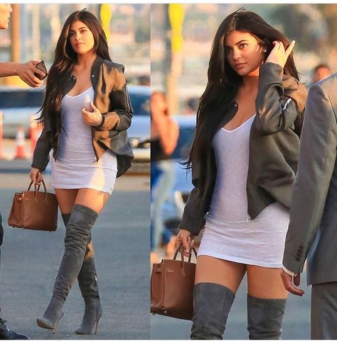 Thigh High Suede Boots Outfits, Denim Knee High Boots, Suede Boots Outfit, Heels With Platform, Kylie Jenner Look, Suede Over The Knee Boots, Thigh High Suede Boots, Kylie Jenner Outfits, Kylie Jenner Style