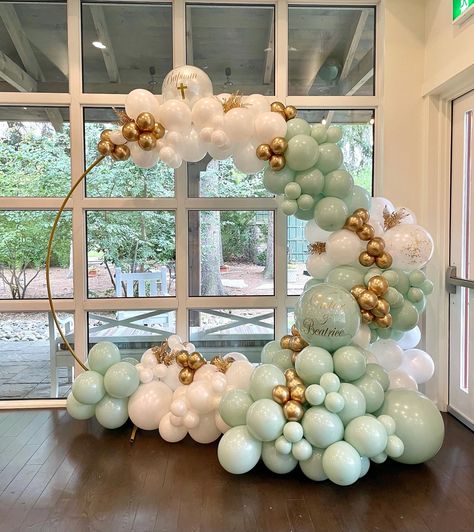 Mint Green And Gold Birthday Party Decor, Mint Green Theme Birthday Party, Mint Green Decorations Party, Sage Baptism Decor, Green And White Party Decorations, Green Baptism Decorations, Mint Green Baby Shower Ideas, Mint Green Birthday Decorations, Mint Balloons