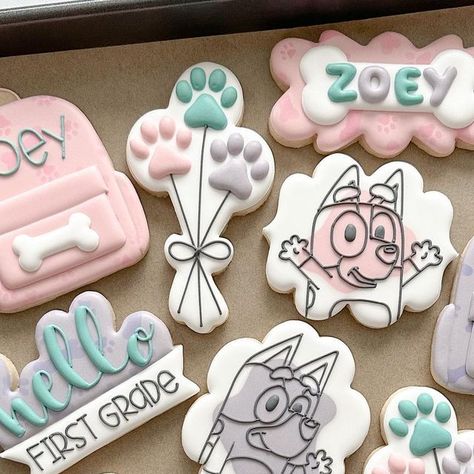 Bluey Bingo Cookies, Bluey Royal Icing Cookie, Bluey Cookies Decorated Girl, Bluey Cookies Birthday, Bluey Sugar Cookie, Bluey Cookies For Girl, Bluey Cookies Decorated, Bluey Cookie, Dog Sugar Cookies