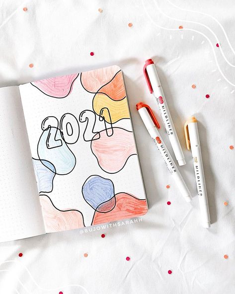 Bring in the New Year with a themed cover page. This 2021 bullet journal cover page is just perfect! If you're ready to get your January bullet journal spread ready, this is a great start. I think that this cover page would look great as the first page in your bullet journal. Adjust your colors to your favorite color palette. Design For Module Paper Ideas, Journal Ideas Creative Notebooks Cover, Module Design Ideas School Paper, Module Design Ideas Paper, Design Ideas For Journal, School Cover Page Design, Journal Ideas Drawing, Boulet Journal Ideas Pages, Cute Bullet Journal Ideas