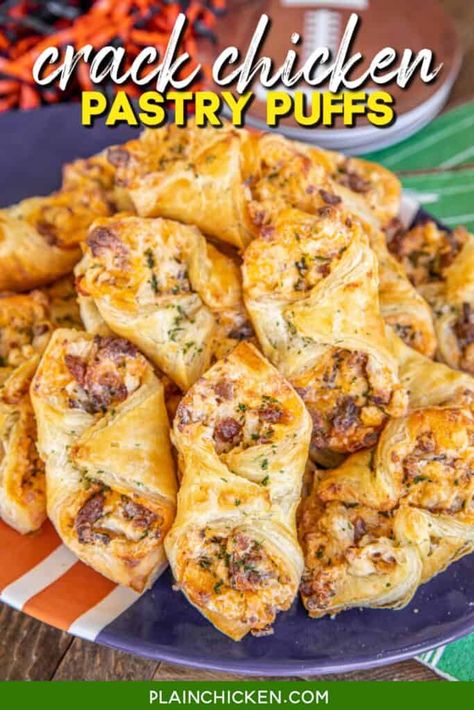 Chicken Pastry, Chicken And Pastry, Puff Pastry Chicken, Cream Cheese Sausage Balls, Phyllo Dough Recipes, Football Friday, Puff Pastry Appetizers, Pastry Appetizer, Chicken Appetizers