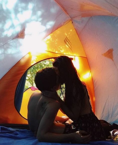 YOU & I on Twitter: "you and 4@? https://t.co/fCdWpN80LW" / Twitter Camping Date, Hippie Couple, The Beckham Family, Camping Set Up, Camping Aesthetic, Psy Art, Men Kissing, Perfect Together, Beach Reading