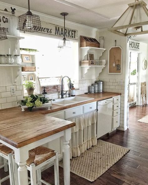 Wooden Counter Tops, Dapur Rustic, Rustic Farmhouse Kitchen Cabinets, Rustic Kitchen Cabinets, Farmhouse Kitchen Remodel, White Kitchen Remodeling, Kabinet Dapur, Farmhouse Kitchen Cabinets, Wooden Counter