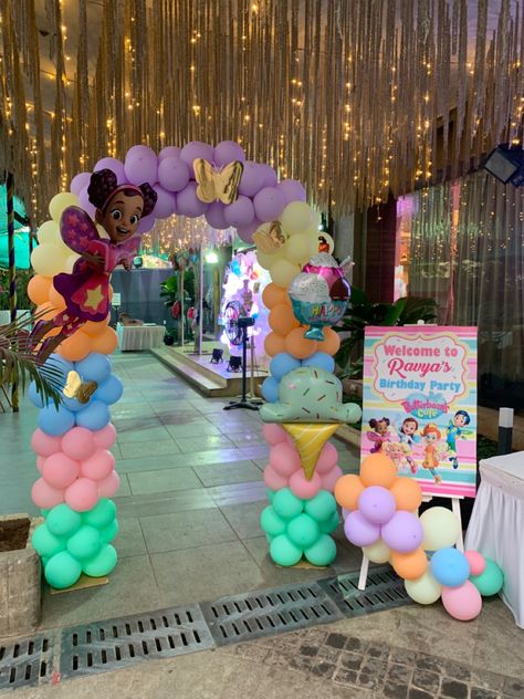 Butterbeans Cafe Theme Decor For Inquiries, call +919820573713 #standingovationevents #soeventsmumbai #standingovationweddingandevents #weddingsbymjj #decorbystandingovationevents #eventindustry #eventplannersindia #mumbaieventplanners #eventprofs #events #decor #themedecor #themedecoration #themeparty #butterbeanscafe #butterbeanscafetheme #butterbeans Butterbean Cafe Birthday Party Ideas, Cafe Birthday Party, Cafe Entrance, Butterbeans Cafe, Butterbean's Cafe, Cafe Theme, Balloons Decor, Cafe Party, Events Decor