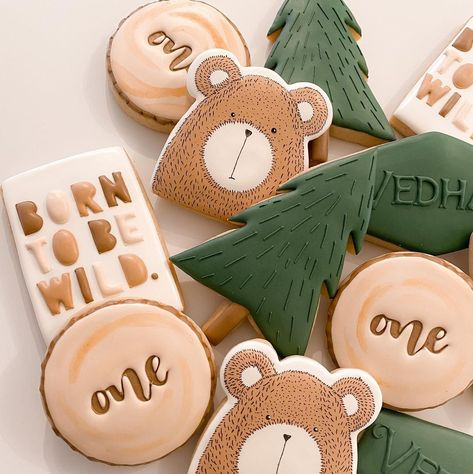 Bear Themed First Birthday, First Birthday Camping Theme, First Birthday Neutral, Nursery Greenery, Teddy Bear Birthday Theme, Cookies First Birthday, Teddy Bear First Birthday, Woodland Cookies, Baby First Birthday Themes