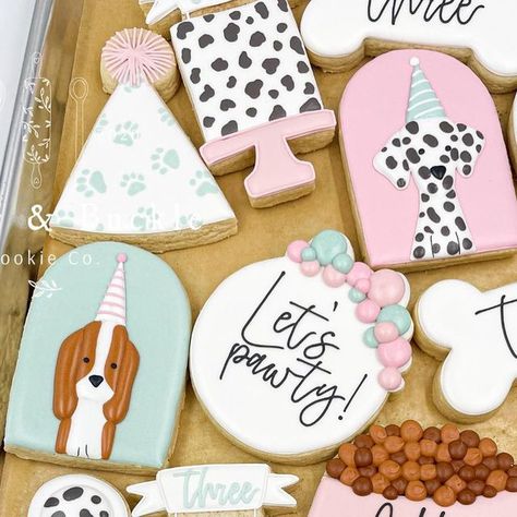 Morgan Mathis Arbuckle on Instagram: "Let’s Pawtyyyy! 🐾 Making it a goal this week to catch up on posting orders! Don’t mind me 😁 #letspawty #letspawtycookies #puppycookies #puppybirthday #dogcookies #dogparty #templetx #beltontx #saladotx #bellcounty #bellcountytx #bellcountycookies" 2nd Bday Dog Theme, Paw Tea Party, Puppy Dog Cookies, Puppy Tea Party Birthday, Let’s Pawty First Birthday, Puppy Party Cookies, Let’s Pawty Birthday Theme, Two Let The Dogs Out Party Girl, Two Let The Dogs Out