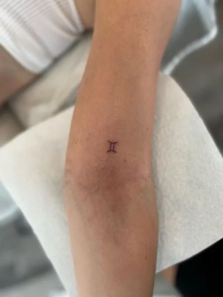 Tiny Gemini Tattoo Tiny Hands Tattoo, Gemini Dainty Tattoo, Gemini Mini Tattoo, Matching Tattoos Gemini, Mini Zodiac Tattoos, Gemini Tiny Tattoo, Fine Line Gemini Symbol Tattoo, Minimal Gemini Tattoo, Subtle Gemini Tattoo