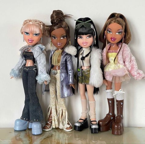 Brats Doll Outfits, Bratz Dolls Jade Outfit, Bratz Dolls Outfits In Real Life, Bratz Fashion Inspiration, Bratz Dolls Outfits, Brats Outfits, Bratz Doll Fashion, Bratz Doll Halloween Costume, Bratz Aesthetic Outfit