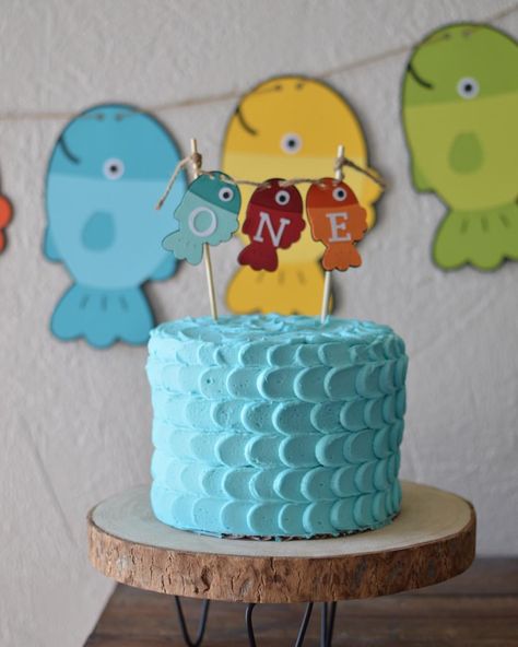 Ofishally One Birthday Cake Smash, O Fish Ally One Birthday Cakes, Cupcake Smash Cakes, Fishing Cupcakes, O Fish Ally, Big Splash, Bday Cake, Birthday Cake Smash, Fish Cake