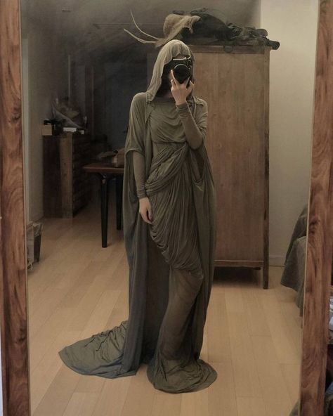 Dystopian Fashion, Rick Owens Women, February 15, Niqab, Mode Inspo, Fantasy Clothing, Fantasy Fashion, Costume Design, Couture Fashion