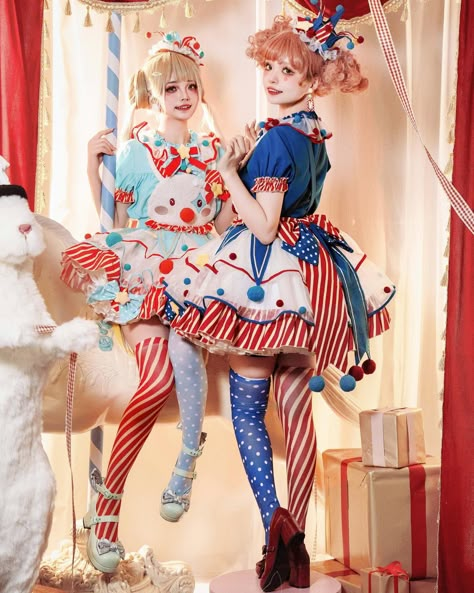 🎪Circus vibes sweet Lolita dress with clown bunny and pastel clowncore design, 2 colors available. 🐰Matching with puff sleeves blouse, KC, hat and stockings. 👉Search 'ZM-016' on devilinspired.com #devilinspired #sweetlolitafashion #sweetoutfit #lolitacoord #lolitafasion #sweetdress #sweetstyle Lace Hairband, Circus Dress, Clown Hat, Steampunk Fashion Female, Clown Clothes, Alien Costume, Steampunk Fashion Male, Strap Skirt, Bunny Outfit