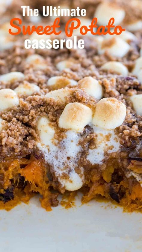 Quick Thanksgiving Recipes, Casserole Thanksgiving, Best Sweet Potato Casserole, Cinnamon Filling, Thanksgiving Food Sides, Pecan Topping, Recipes Potato, Easy Thanksgiving Recipes, Best Thanksgiving Recipes