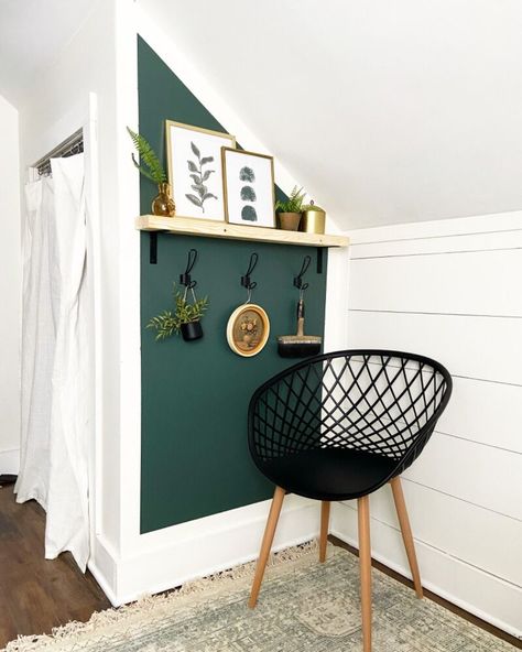 Small Space Accent Wall, Entryway Color, Color Block Wall, Living Room Guest Room, Monochromatic Design, Bathroom Accent Wall, Bathroom Accents, Painted Coffee Tables, Diy Accent Wall