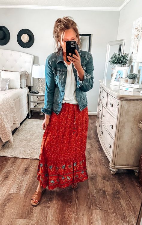 Latest Amazon Finds - Beverly Ennis Hoyle Amazon Skirt Outfit, Amazon Boho Clothes, Boho Womens Outfits, Boho Style Over 50, Boho Over 50, Boho Fashion Over 50, Boho Maxi Skirt Outfit, Boho Skirt Outfit, Amazon Outfit Ideas