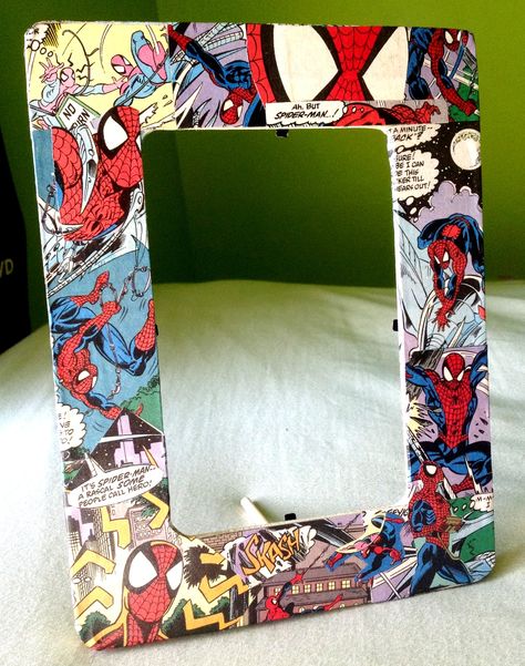 http://www.etsy.com/shop/SniktIt Spiderman, marvel, mod podge, frame, art, comic books, comics, nerd, geek, DIY. Diy Art Book, Comic Book Crafts, Diy Geek, Comic Book Room, Marvel Diy, Spiderman Room, Cadre Diy, Geek Diy, Spiderman Gifts