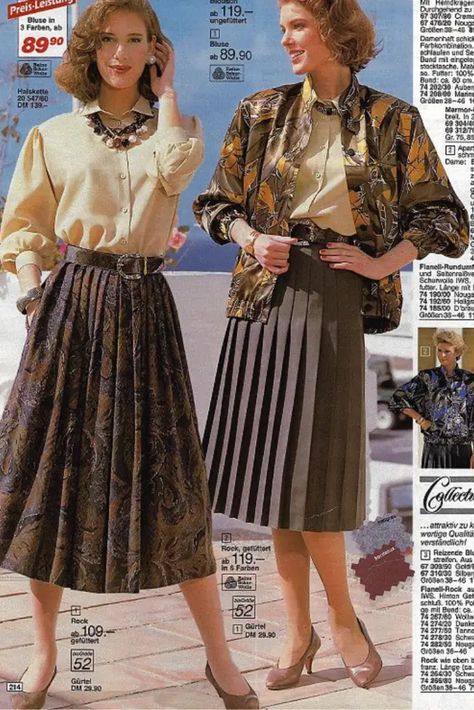 Unique and Stylish Pleated Skirt Outfits for Black Women Retro Outfits 80s 1980s, Moda 80s, Vintage Outfits 80s, Pleated Skirt Outfits, 1980s Outfits, 1980s Fashion Women, 1980s Women, 80’s Fashion, 80s Outfit