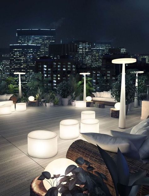 30 Stand out Terrace Lighting Decoration for Your Pretty Outdoor Look Terrace Lighting, Rooftop Lighting, Ideas Terraza, Rooftop Bars Nyc, Terrasse Design, Infinity Pools, Rooftop Design, Rooftop Terrace Design, Best Rooftop Bars