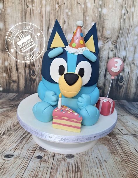 Bluey Cake Ideas 1st Birthday, Fondant Bluey Character, Bluey Shaped Cake, Bluey Fondant Cake, Bluey Cake 2nd Birthday, Bluey 2 Birthday Party, Bluey 4th Birthday Cake, Bingo And Bluey Cake, Bluey Themed Birthday Cake