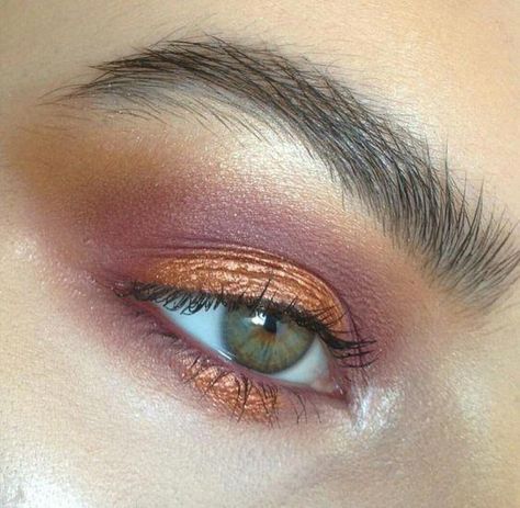 Copper Eye Makeup, Eye Makeup Glitter, Fall Eyeshadow Looks, Fall Eyeshadow, Beauty Hacks That Actually Work, Beauty Make-up, Makeup Tips For Beginners, Make Up Looks, Eye Makeup Tips