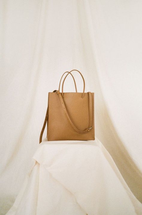 Bag Photography Ideas, Bag Photography, Shoes Fashion Photography, Fashion Still Life, Fashion Minimal, Photography Bags, Photo Bag, Jerome Dreyfuss, Bags And Purses