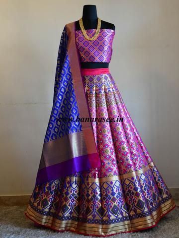 Banasari Lehenga, Picture Border, Beautiful Lehenga, Lehenga Dupatta, Half Saree Lehenga, Blue Lehenga, Choli Designs, Indian Lehenga, Lehenga Blouse