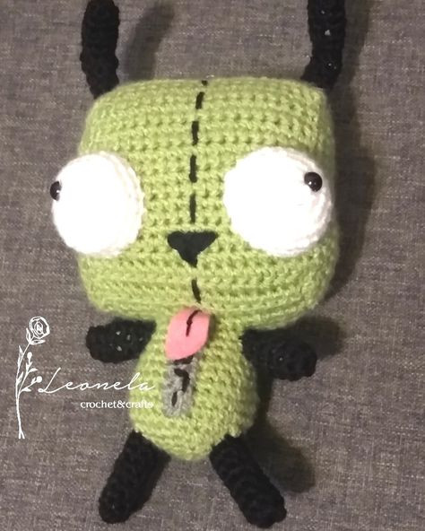 Scene Kids, Invader Zim, Diy Crochet Projects, Diy Creative Crafts, Diy Creative, Crochet Crafts, Cute Crochet, Diy Crochet, Creative Crafts