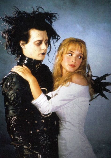 Johnny And Winona, Johnny Depp And Winona, Edward Scissor, Winona Forever, Scissors Hand, Tim Burton Films, Tim Burton Movie, I Love Cinema, Edward Scissorhands