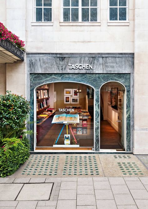 TASCHEN Claridge’s Mayfair, London Gallery Bookstore Claridges London, Beautiful Shops, Taschen Books, Building Layout, Window Display Design, Interior Display, Shop Window Design, Display Furniture, Wall Paint Colors