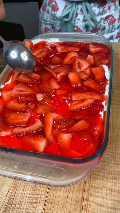 Strawberry Jello Dessert, 3 Ingredient Biscuit Recipe, Life With Coco, Pecan Crunch, Pretzel Dessert, Cooktop Cove, Strawberry Pretzel Dessert, Jello Dessert, Jello Salads