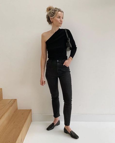 Black Jeans Are a Stylish Pick for Spring Outfits One Arm Top Outfit, Jeans Outfit Spring 2023, Black Jeans Outfit Spring, Anouk Yve, Jeans Outfit Spring, Trendy Outfit Inspo, Spring Trends Outfits, Blue Jean Outfits, Spring Denim