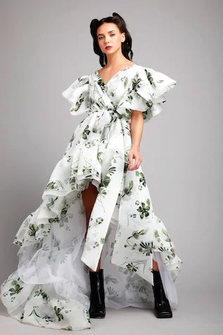 Organza Floral Print Asymmetric Dress Gauri And Nainika, Floral Organza Dress, White High Low Dress, Organza Dresses, Christmas Outfit Casual, Short Frocks, Asymmetric Dress, Green Tone, Organza Dress